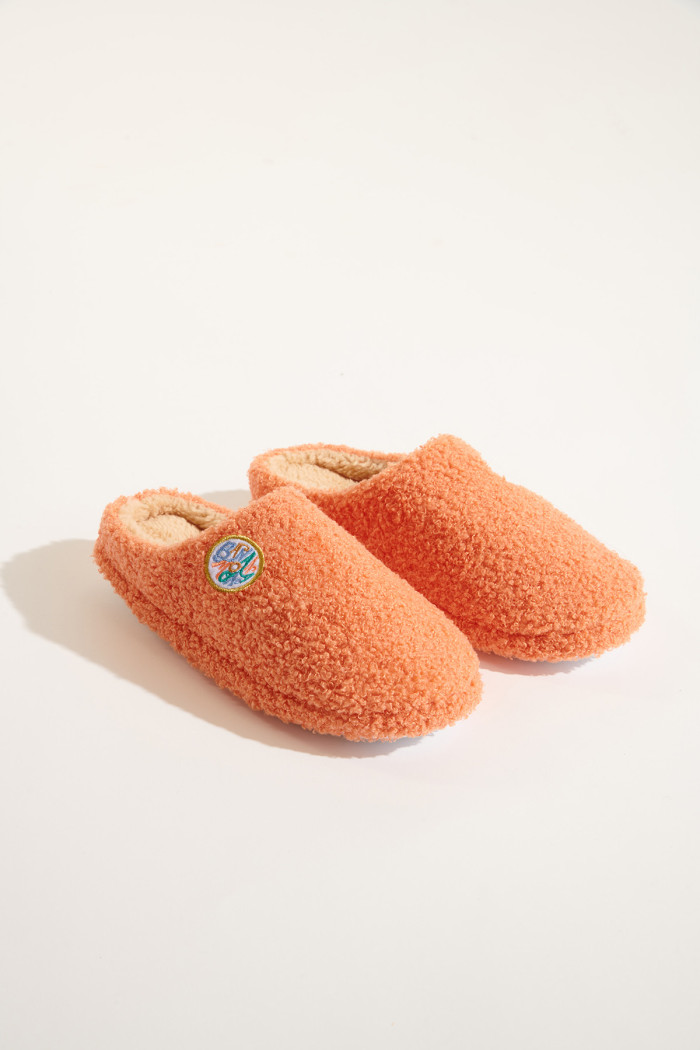 OUMA CHILLS women's pink slippers