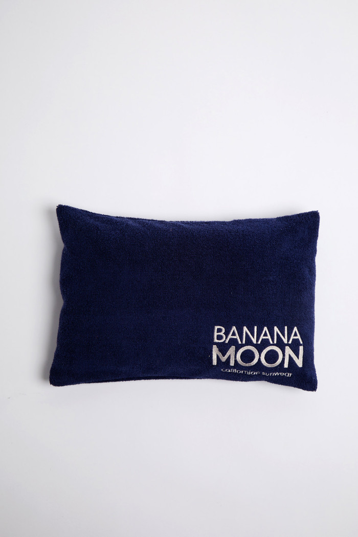 Phil Pillowan navy beach cushion